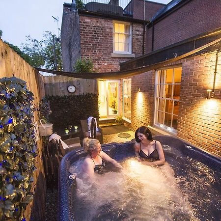 Chester Apartments Екстер'єр фото