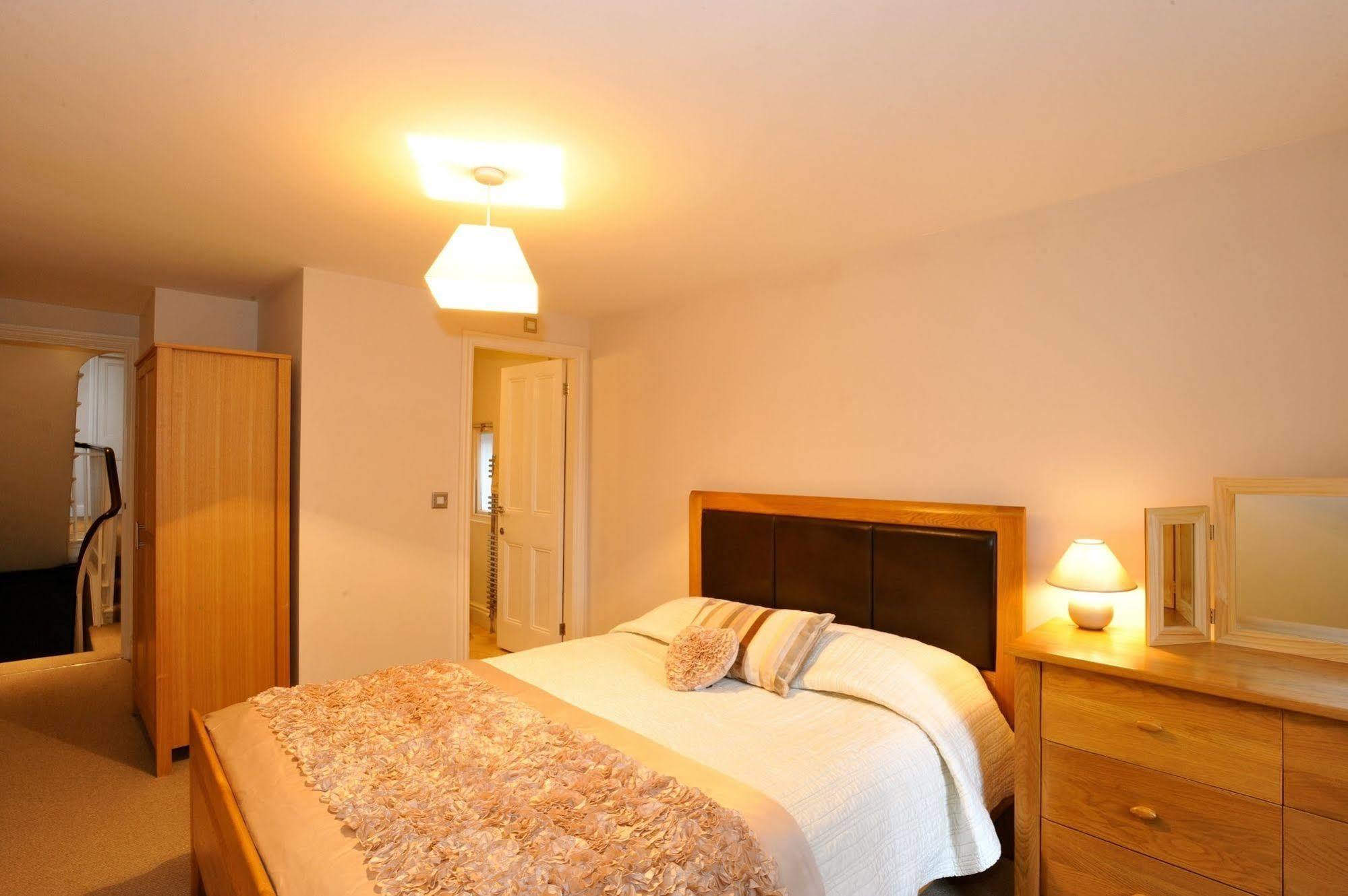 Chester Apartments Екстер'єр фото