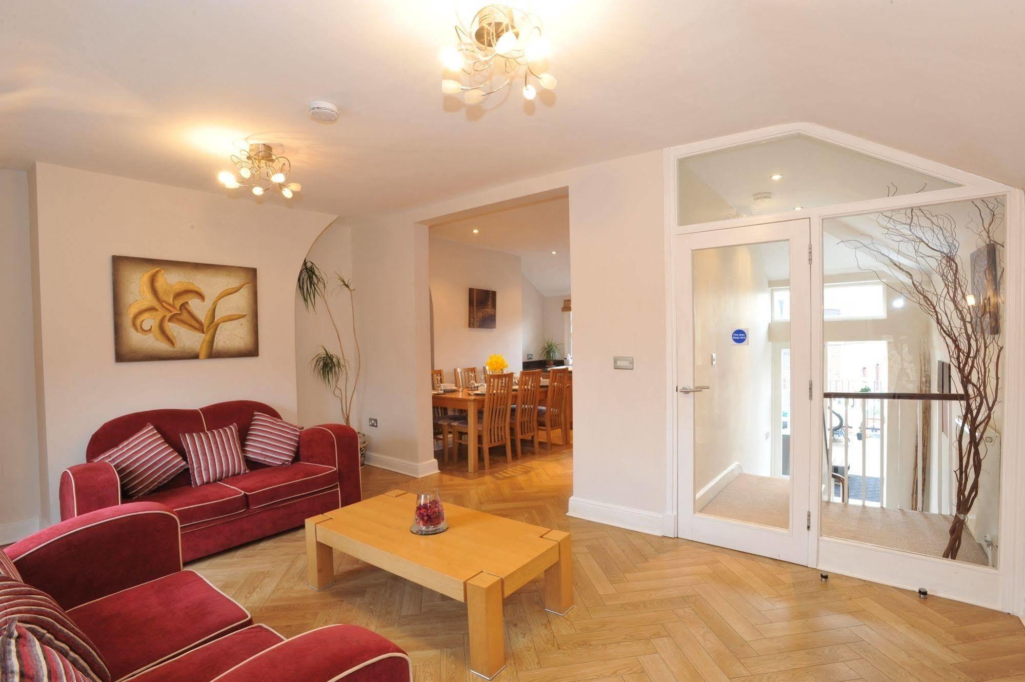 Chester Apartments Екстер'єр фото